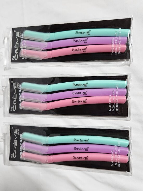 The Creme Shop Other - THE CREME SHOP Seamlessly Sleek Razors - 3 Sets of 3